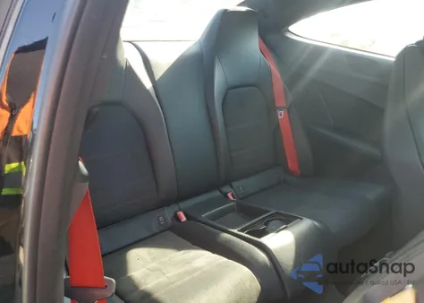 2013 Mercedes-Benz C 350 z USA, uszkodzony, nr VIN WDDGJ5HB6DF943999